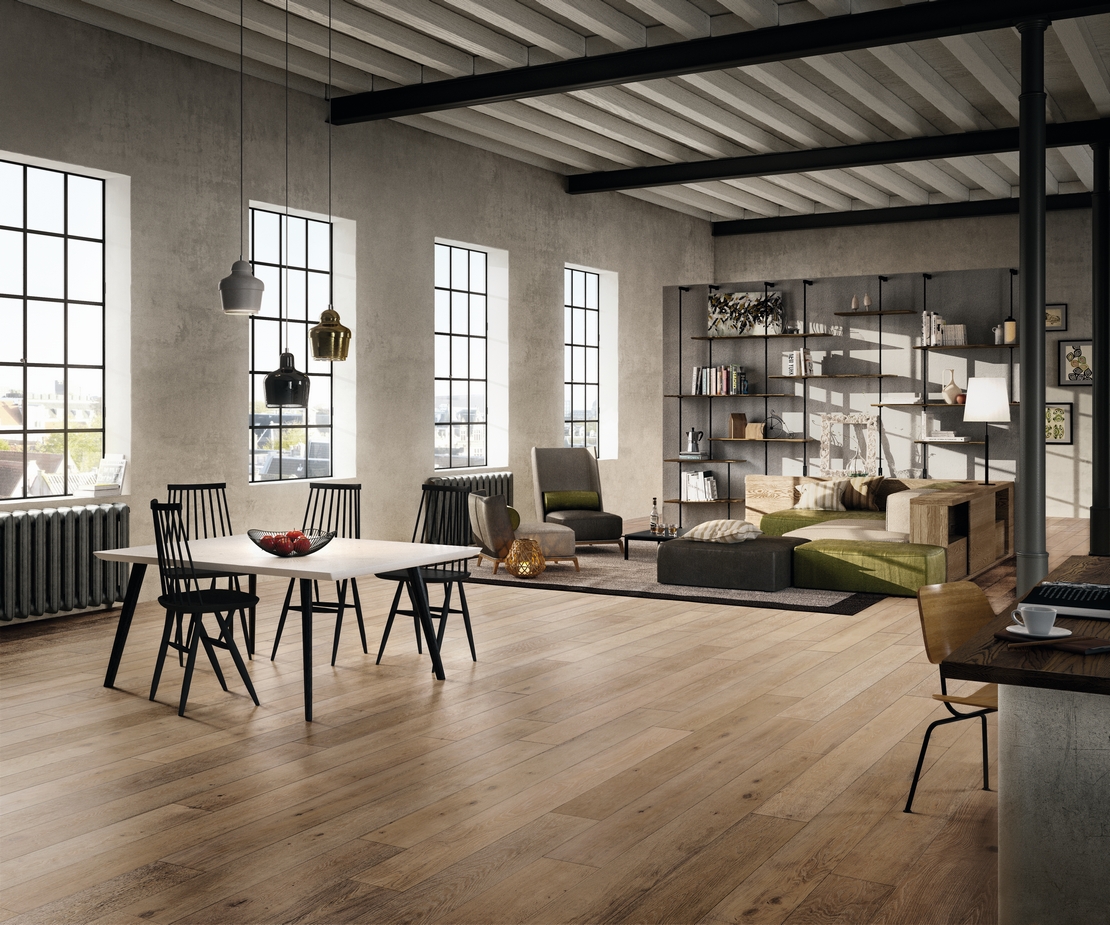 Soggiorno moderno industriale sui toni del grigio, beige: parquet rovere rustico - Ambienti Iperceramica