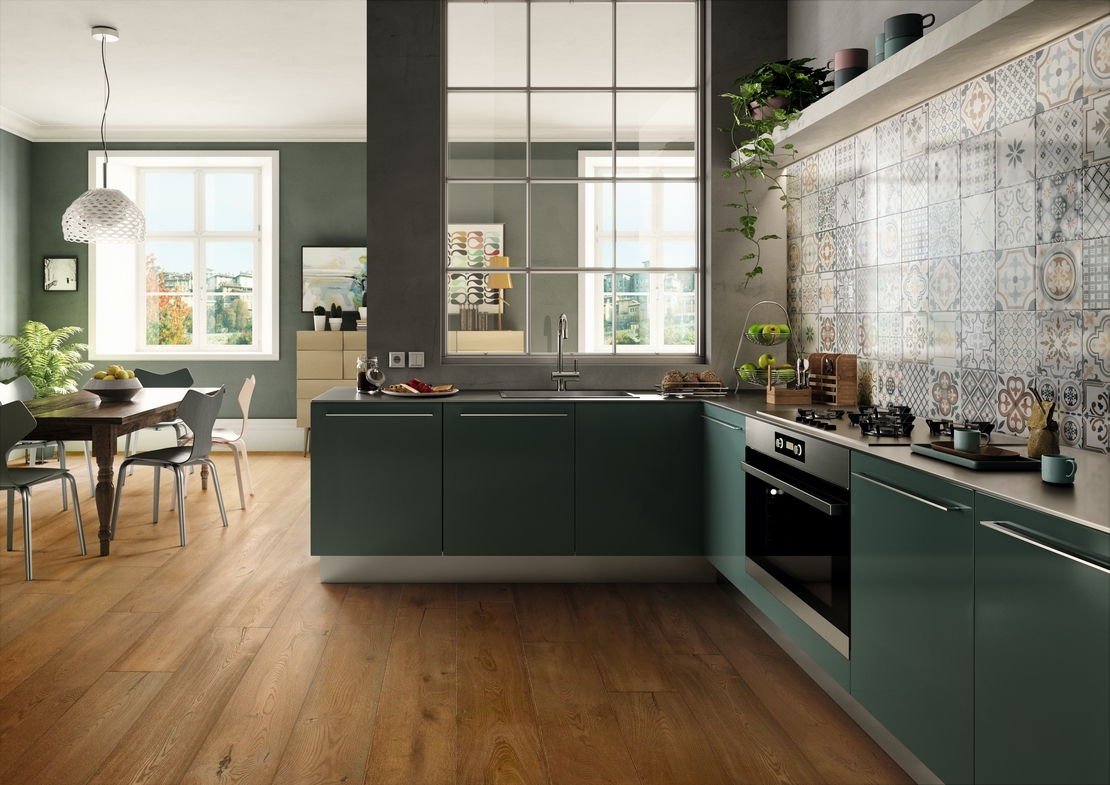 Rustikale Vintage-Eckküche in Weiß-, Grün- und Blautönen - Inspirationen Iperceramica