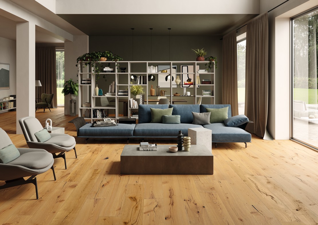 Soggiorno moderno open space con pavimento in legno - Ambienti Iperceramica