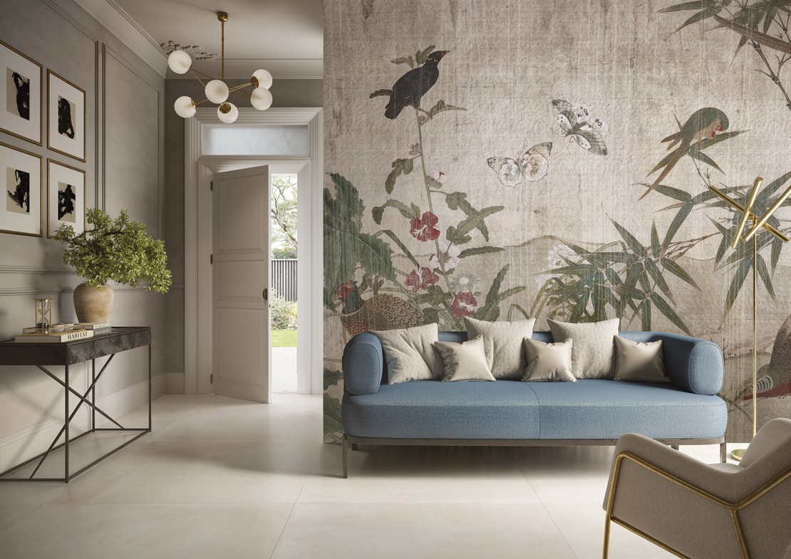 Modernes Wohnzimmer mit warmen Farben,Boden in Zementoptik und Tapete - Inspirationen Iperceramica