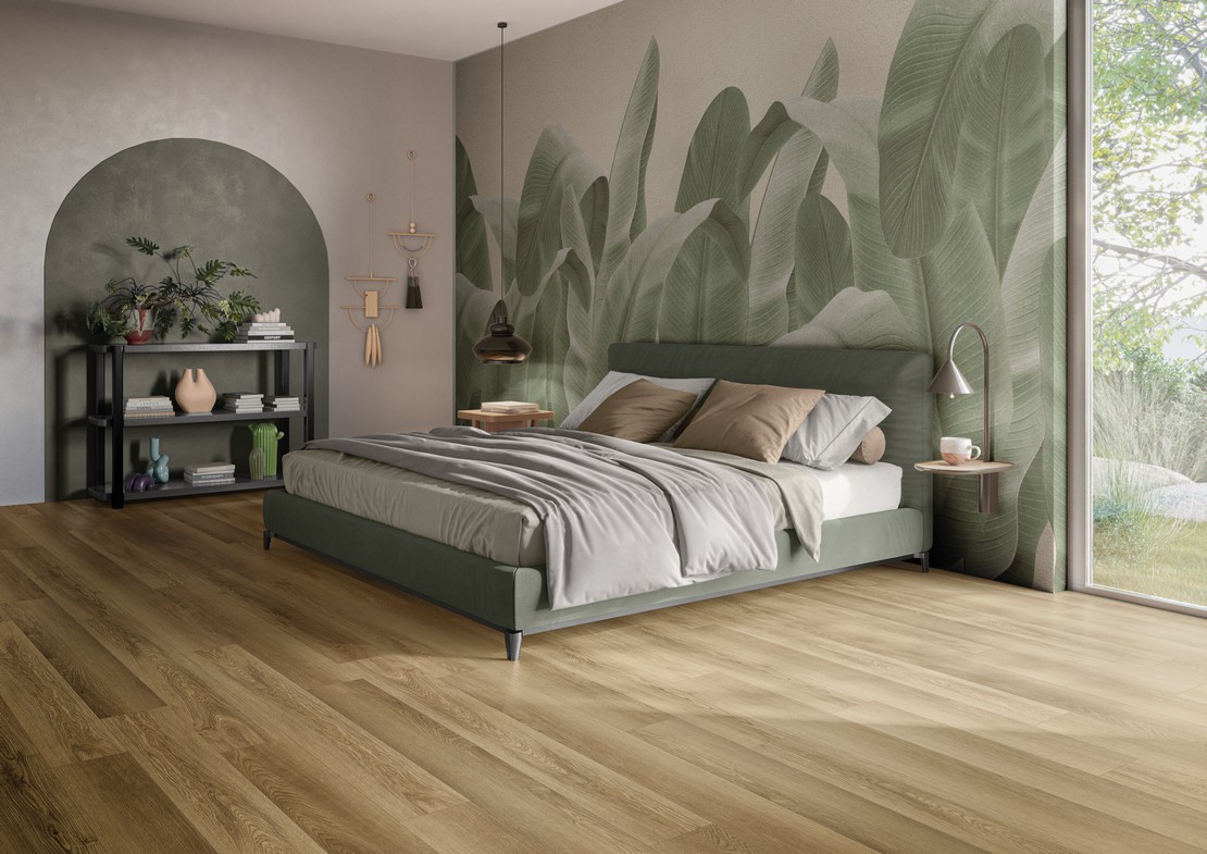 Chambre à coucher moderne et classique avec sol effet bois et papier peint  - Inspirations Iperceramica