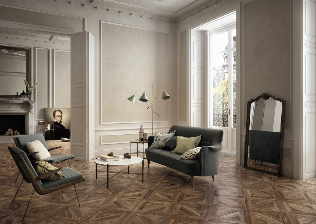 Soggiorno classico vintage, pavimento gres effetto legno di lusso, toni beige e grigio - Ambienti Iperceramica