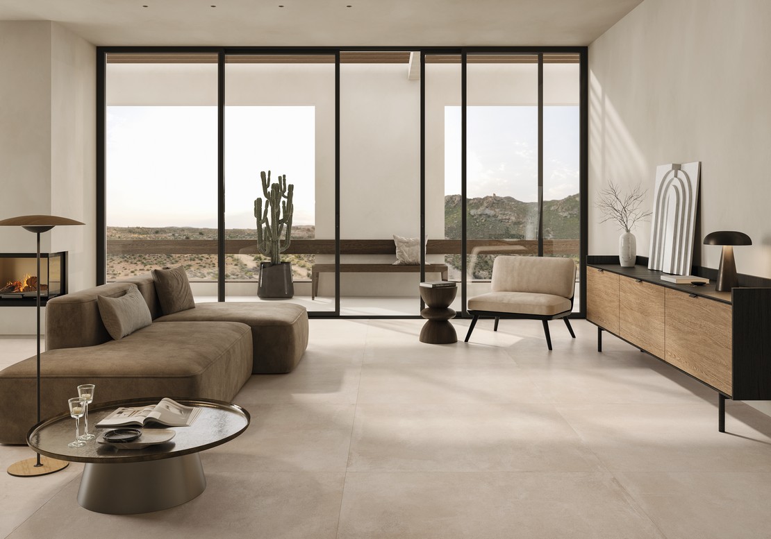 Modernes, minimalistisches Wohnzimmer mit Kamin und Fußboden in Steinoptik - Inspirationen Iperceramica