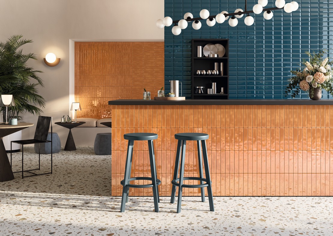 Elegantes Restaurant/Bar mit gefärbten Fliesen und Boden Terrazzo-Optik - Inspirationen Iperceramica