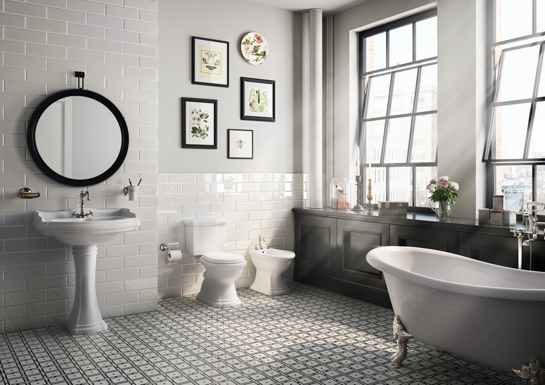 Salle de bains classique de luxe. Baignoire et motif noir et blanc pour une touche vintage. - Inspirations Iperceramica