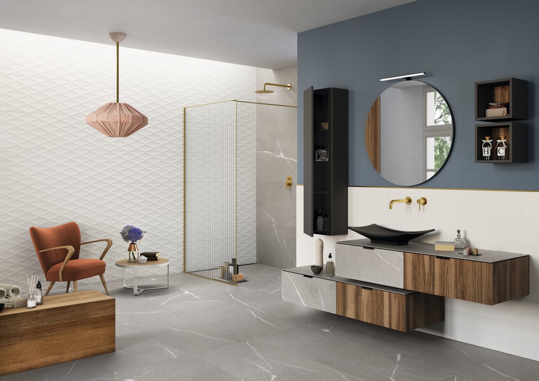 Modernes Badezimmer mit Dusche und luxuriösem Boden Steinoptik Grau - Inspirationen Iperceramica