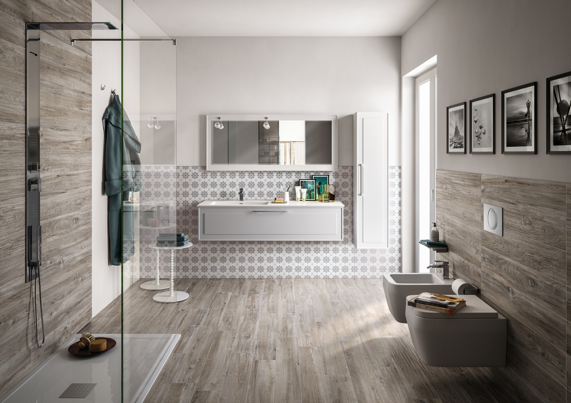 Salle de bains rustique au style vintage, avec douche : effet bois, tons de blanc, de bleu et de beige. - Inspirations Iperceramica