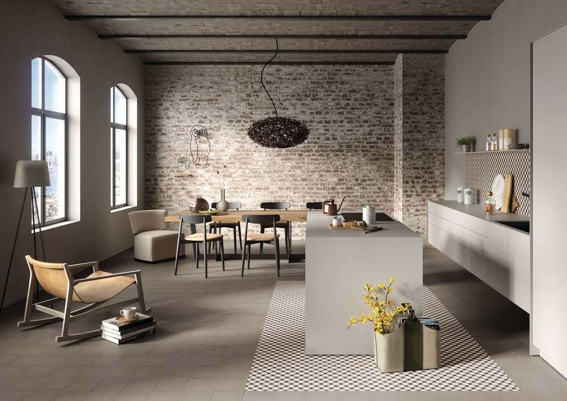 Moderne Küche mit Kochinsel: Zementeffekt und Beigetöne für einen industriellen Stil - Inspirationen Iperceramica