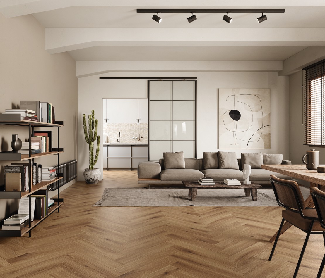 Séjour moderne de luxe avec cuisine, sol en spc effet bois chevron marron - Inspirations Iperceramica