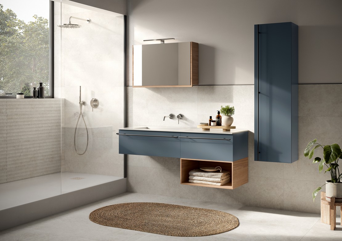 Salle de bains moderne avec douche effet pierre beige - Inspirations Iperceramica