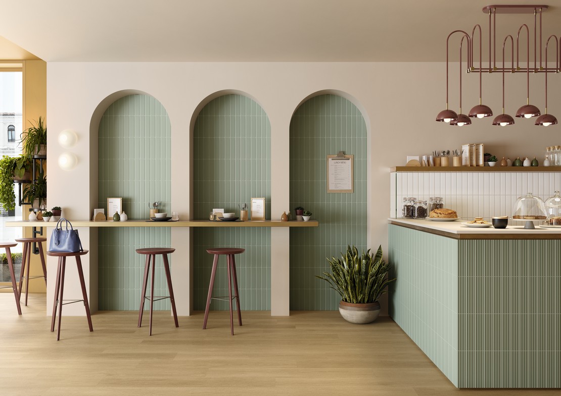 Modernes Cafe Grün und Weiß mit Holzoptik Boden - Inspirationen Iperceramica