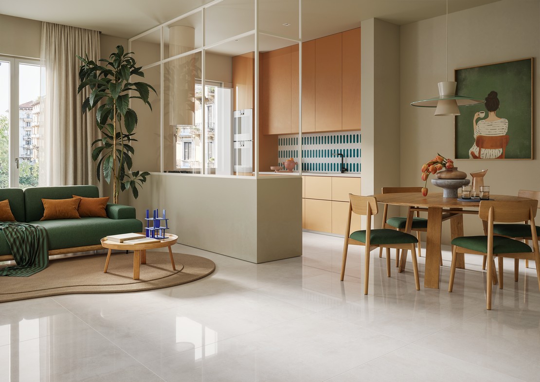 Modernes Open Space-Wohnzimmer mit glänzendem Boden Zement-Optik Weiss - Inspirationen Iperceramica