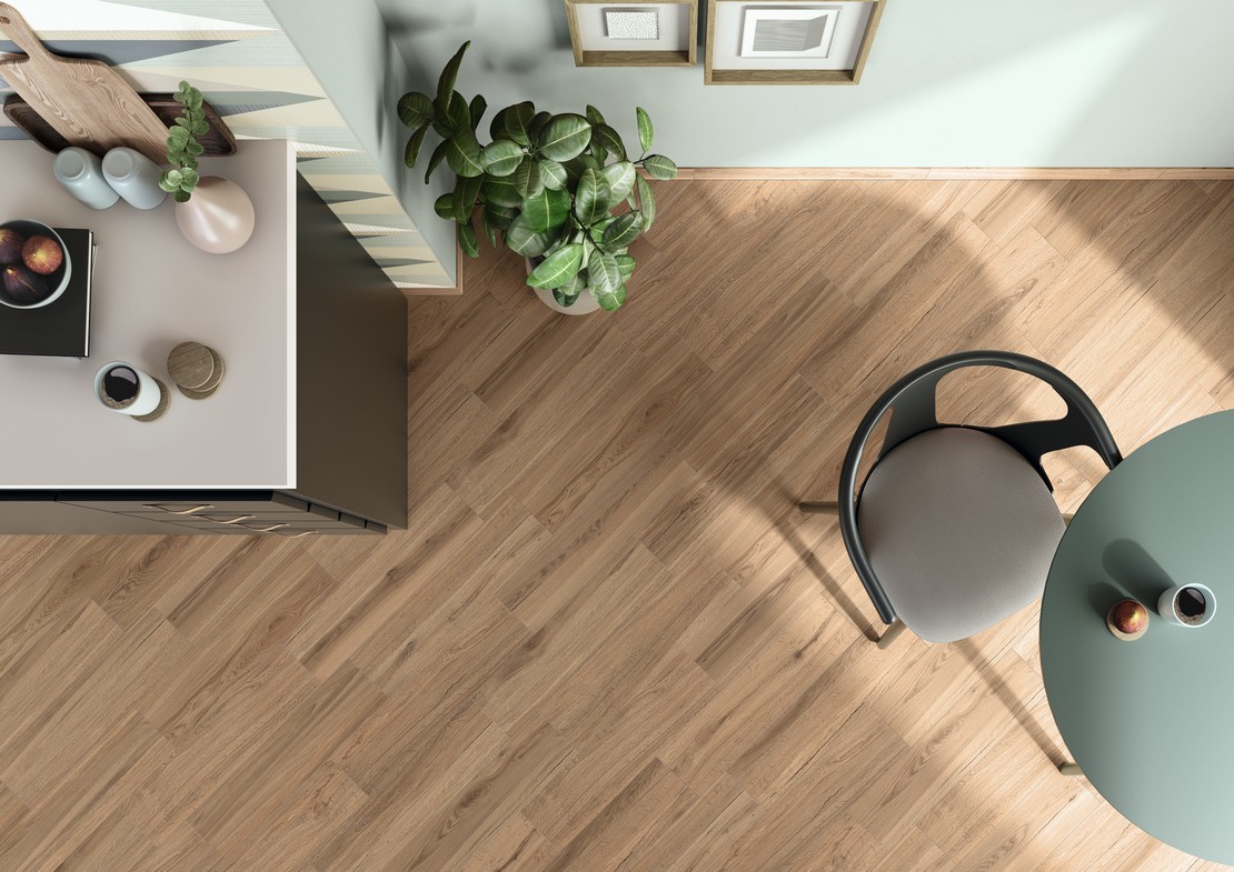 Cuisine linéaire moderne dans des tons de vert avec sol effet bois - Inspirations Iperceramica