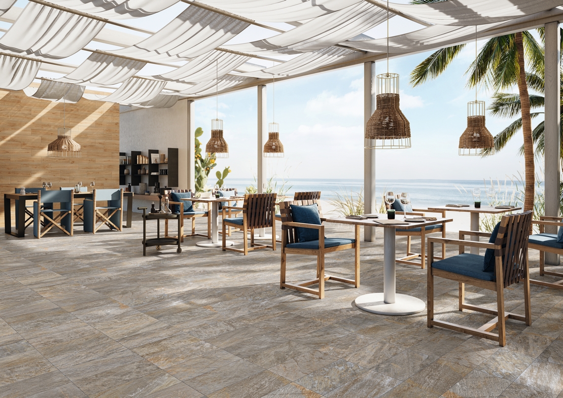 Moderne Terrasse, grauer Steinoptik-Boden, Beige-und Blautöne - Inspirationen Iperceramica