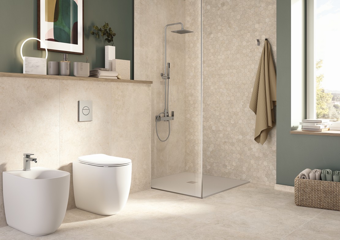 Modernes Badezimmer mit Dusche und luxuriösem Boden Steinoptik Beige - Inspirationen Iperceramica