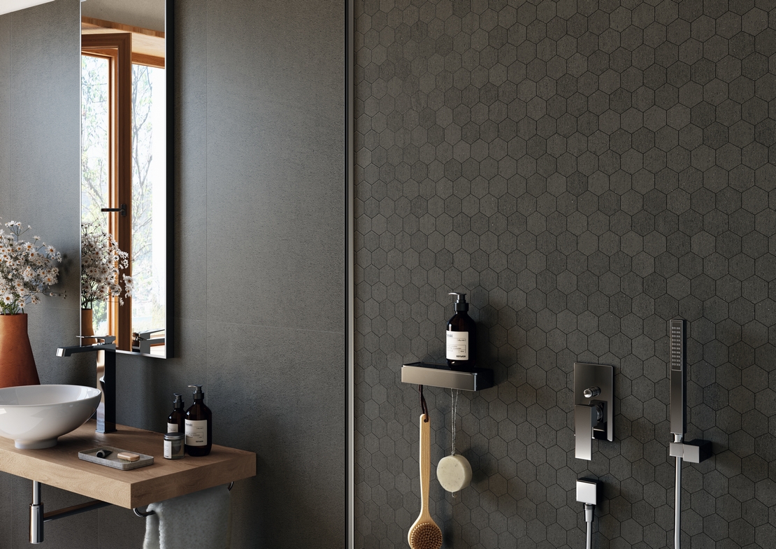 Luxuriöses Badezimmer mit Dusche. Minimalistische schwarze Steinoptik - Inspirationen Iperceramica