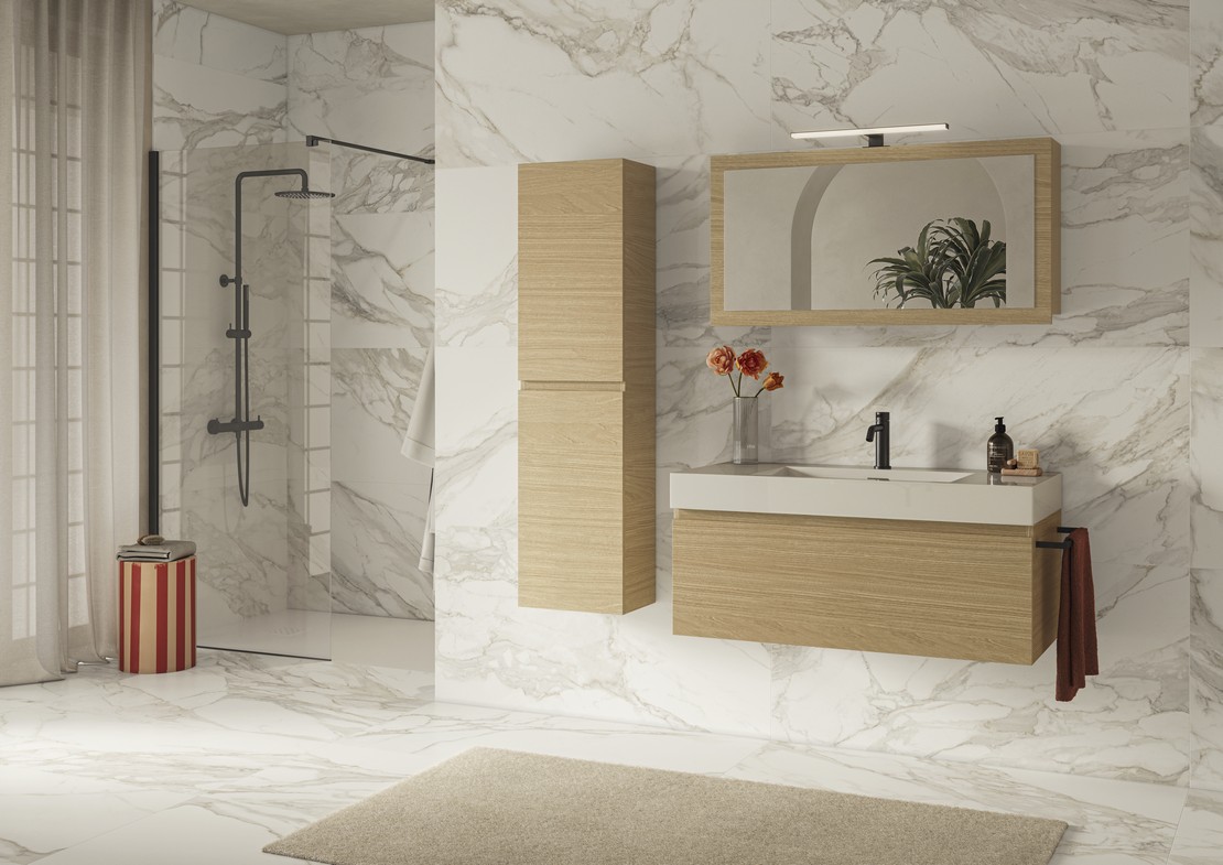Salle de bains moderne de luxe effet marbre blanc avec douche - Inspirations Iperceramica