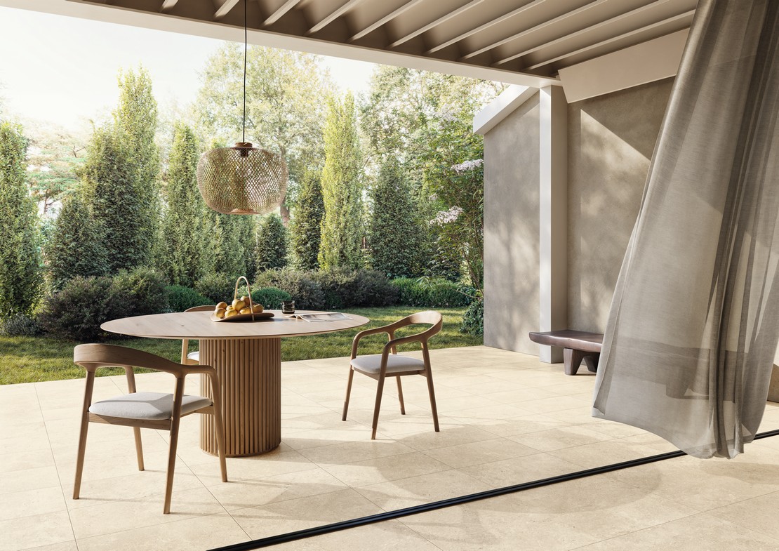 Extérieur moderne avec jardin et porche imitation pierre - Inspirations Iperceramica