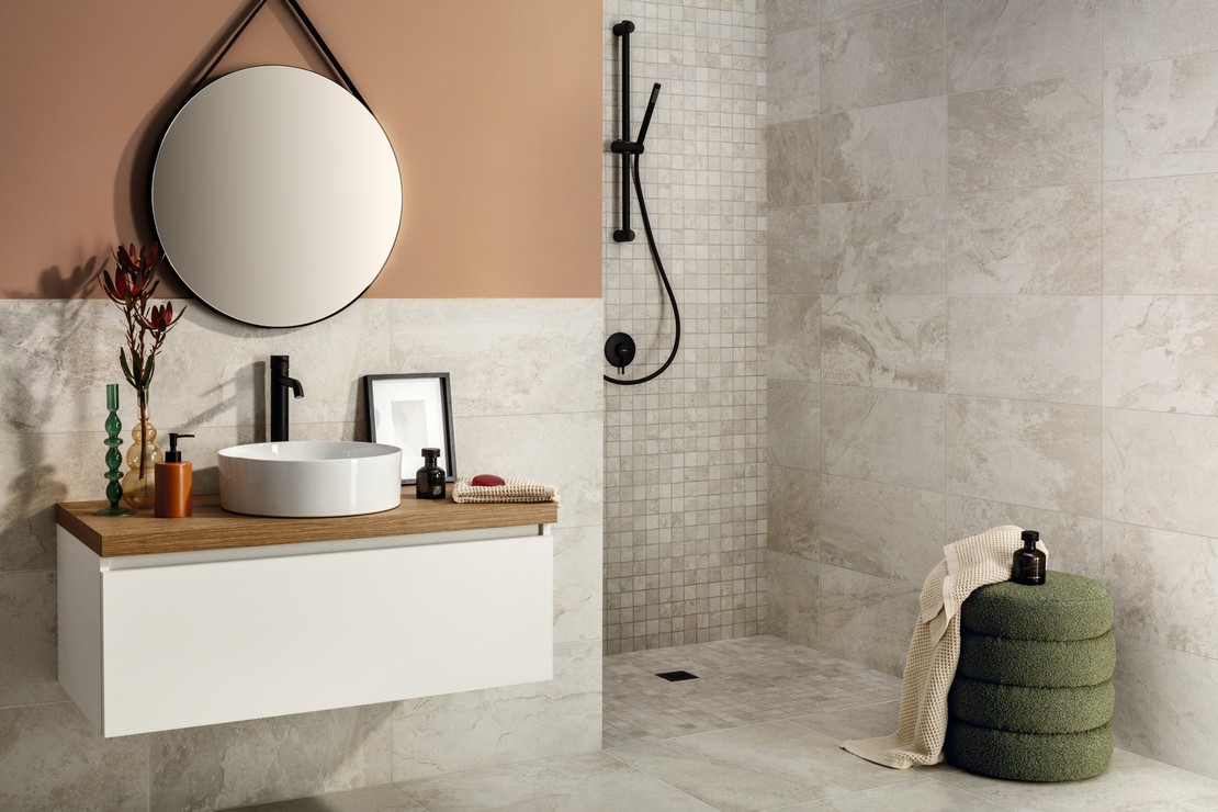 Kleine, farbig Rustikale Badezimmer und Steinoptik Fußboden - Inspirationen Iperceramica