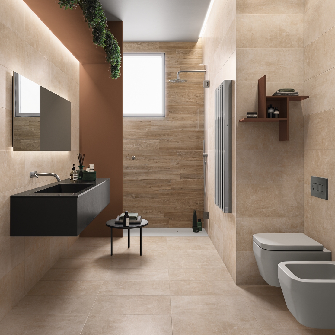 Langes schmales kleines Badezimmer. Dusche, moderner minimalistischer beiger Beton, rustikales Holz - Inspirationen Iperceramica