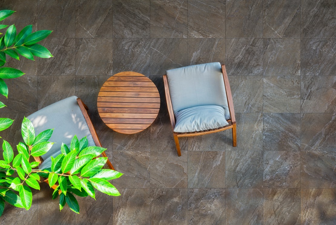 Extérieur effet pierre avec terrasse - Inspirations Iperceramica