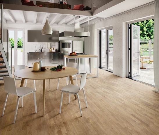 Cucina moderna open space bianca effetto legno