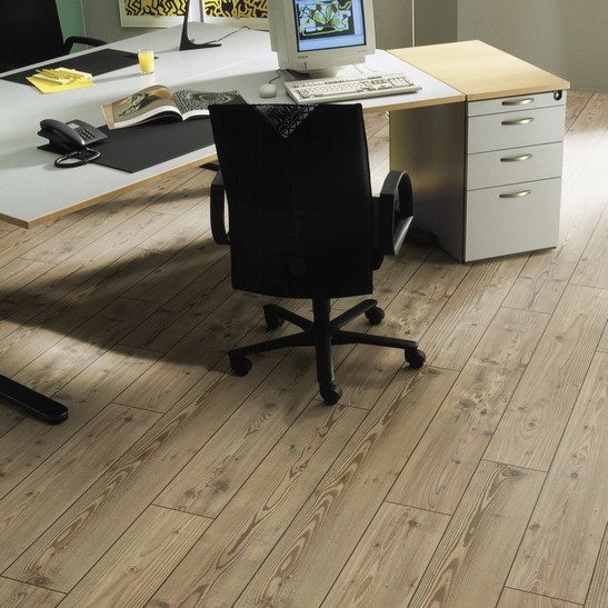 Büro mit Boden Holzoptik