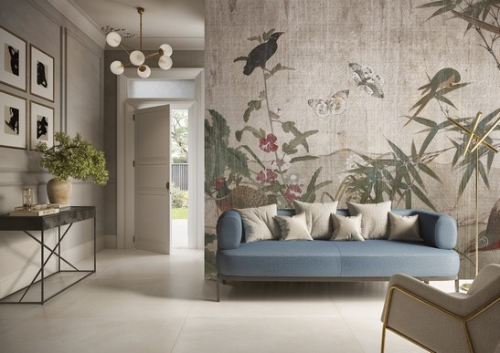 Modernes Wohnzimmer mit warmen Farben,Boden in Zementoptik und Tapete