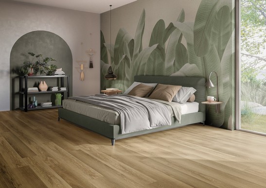 Modern and classic bedroom with wood-effect flooring and wallpaper 