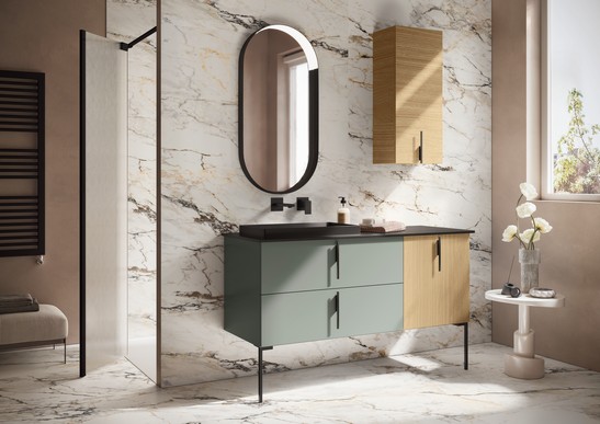 Salle de bains moderne avec sol et revêtement effet marbre dans les tons blanc et marron Salle de bains moderne avec sol et revêtement effet marbre dans les tons blanc et marron