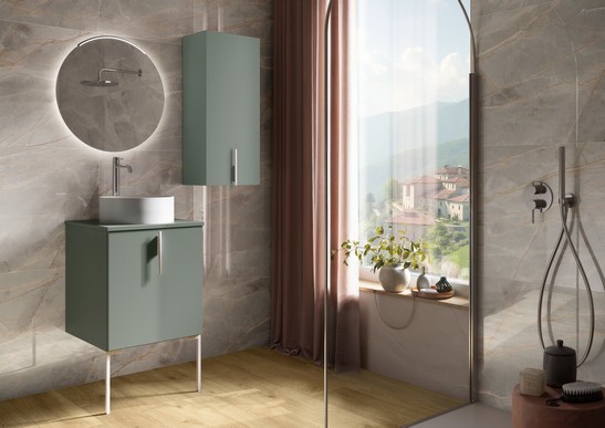 Elegantes Badezimmer mit Dusche Marmoroptik