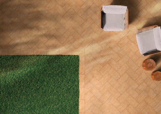 Patio tradizionale con pavimento effetto cotto