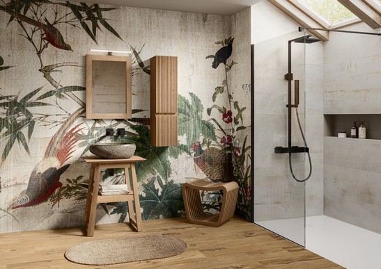 Salle de bains moderne avec douche et papier peint