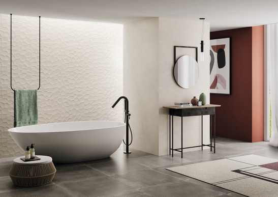 Bagno moderno con doccia. rivestimenti di lusso 3d bianco e effetto cemento grigio