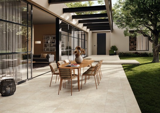 Extérieur moderne avec jardin imitation pierre