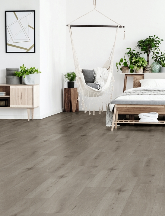 Modern and rustic bedroom, gray wood-effect PVC flooring.