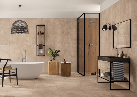 Modernes Badezimmer mit Dusche und Badewanne, beige Steinoptik. Minimalistisch und luxuriös