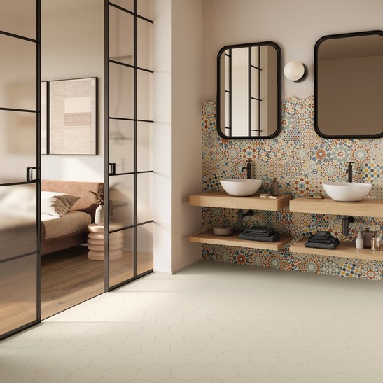Bagno moderno effetto maiolica