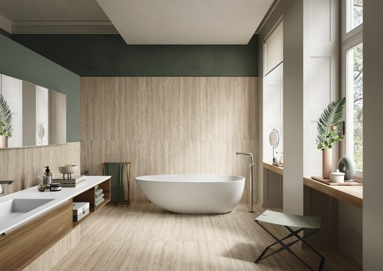 Salle de bains moderne classique avec sol effet marbre beige