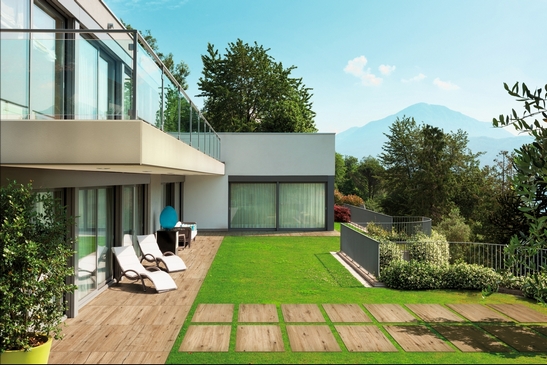 Allée maison moderne, grès cérame effet bois naturel.