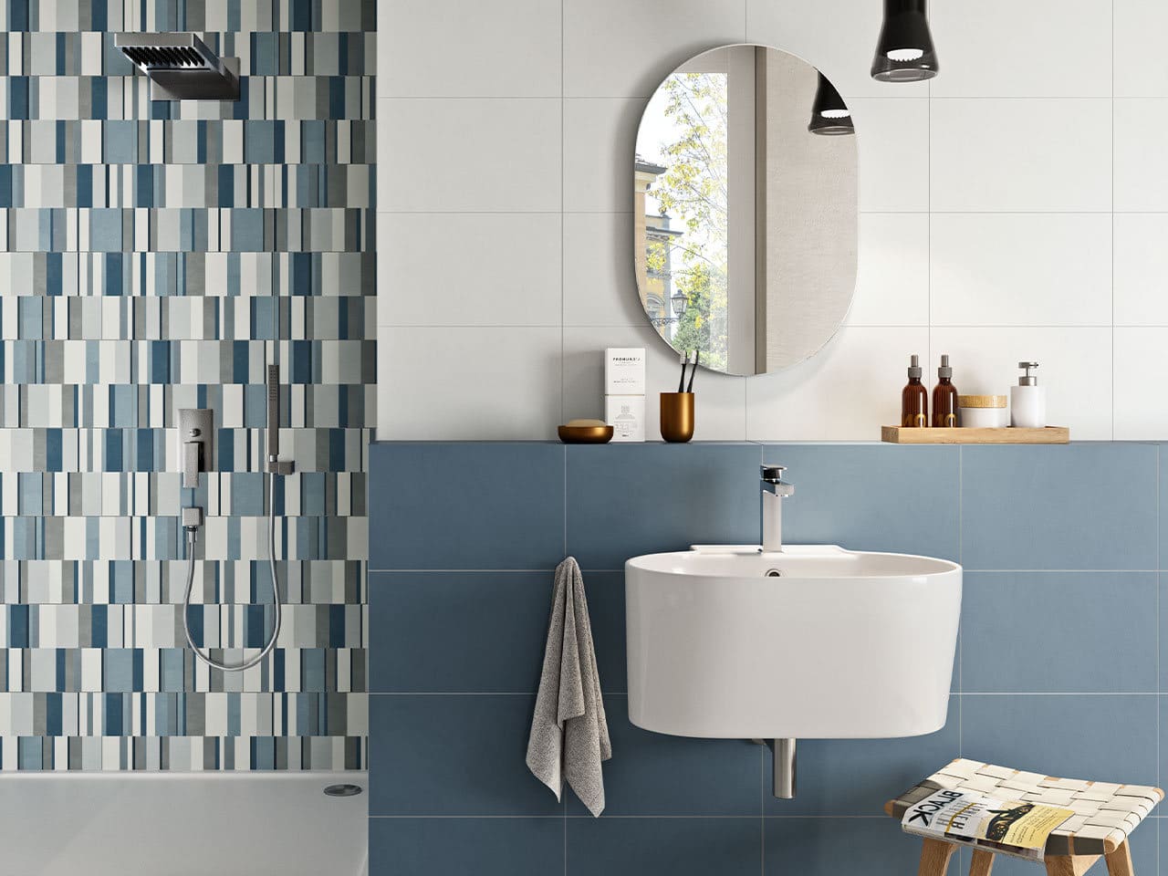 Carrelage salle de bain bleu océan : conseils et idées
