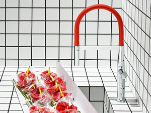 Rotes Rohr für Küchenwasserhahn Grohe® Essence New
