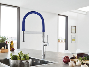 Blaues Rohr für Küchenwasserhahn Grohe® Essence New