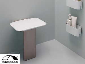 Siège de douche rabattable avec pied Omnia blanc