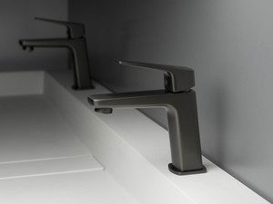 Mitigeur de lavabo Blur sans bonde en PVD titane
