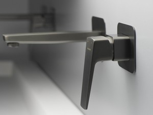Mitigeur de lavabo mural Blur sans bonde en PVD titane