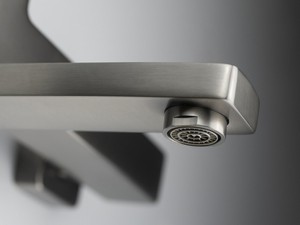 Blur Erwmischer für Badewanne mit schwenkbarem Auslauf aus Titan-PVD