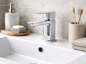 Charlotte Washbasin Mixer with Drain Chrome