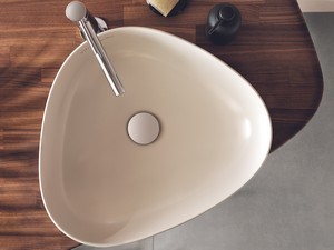 PLURAL CATINO TRIANGULAR LOW CERAMIC WASHBASIN 45 cm MATT WHITE