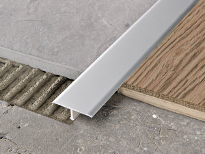 Profilé de finition couvre-joints Global Cover aluminium anodisé argent 26x9 2,7m
